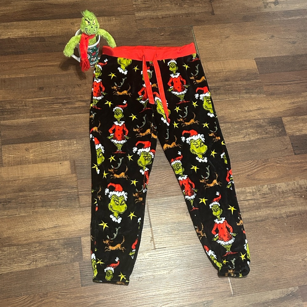 Dr. Seuss Grinch Kids Pajama Bottoms - Black & Red & Green - Coffee Mug Included